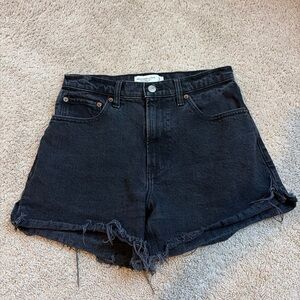 Abercrombie 4” Mom Short High Rise Denim Jean Size 4/27 Curve Love Black